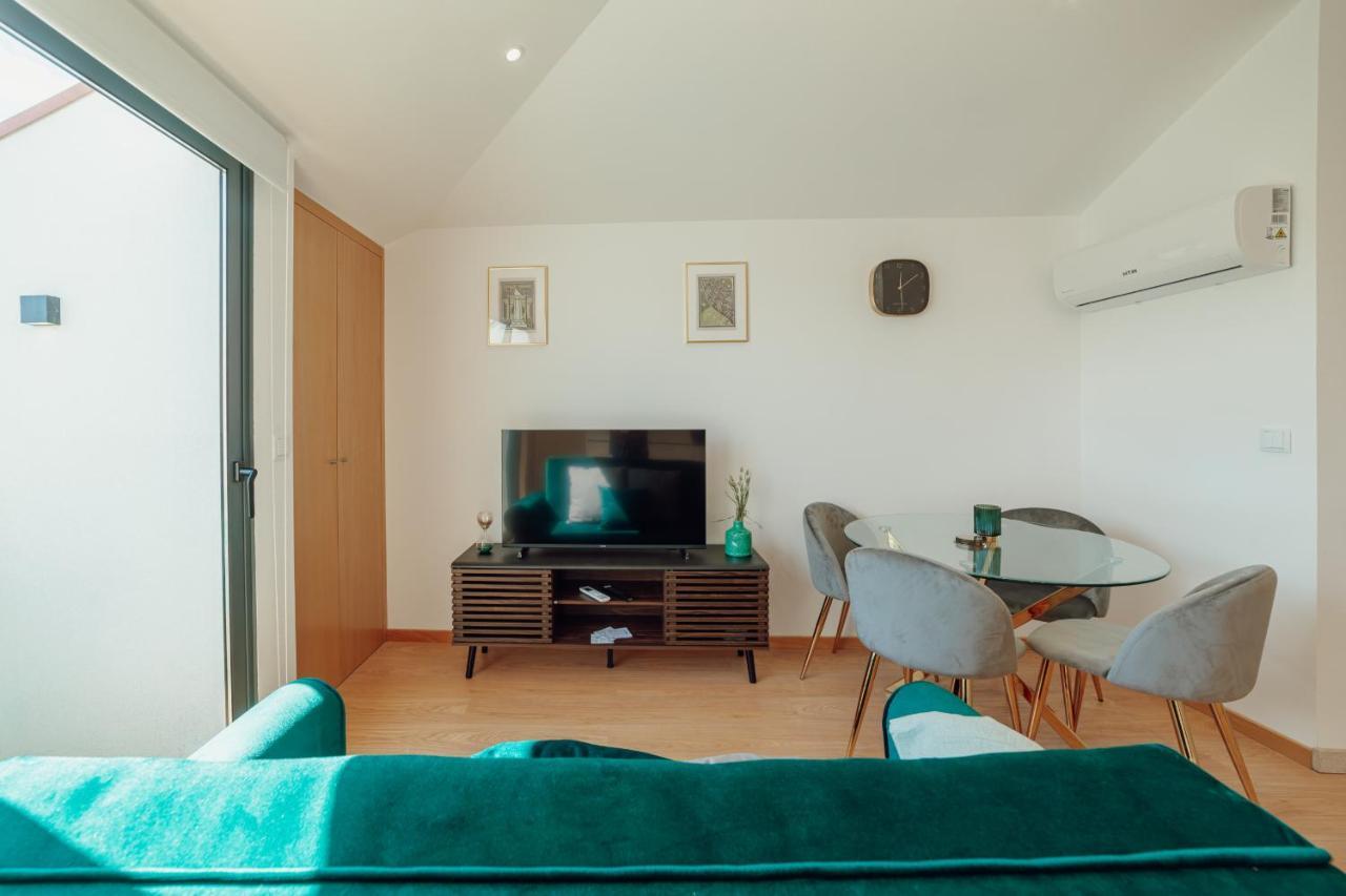 Modern & Stylish By Vacationy Apartment *